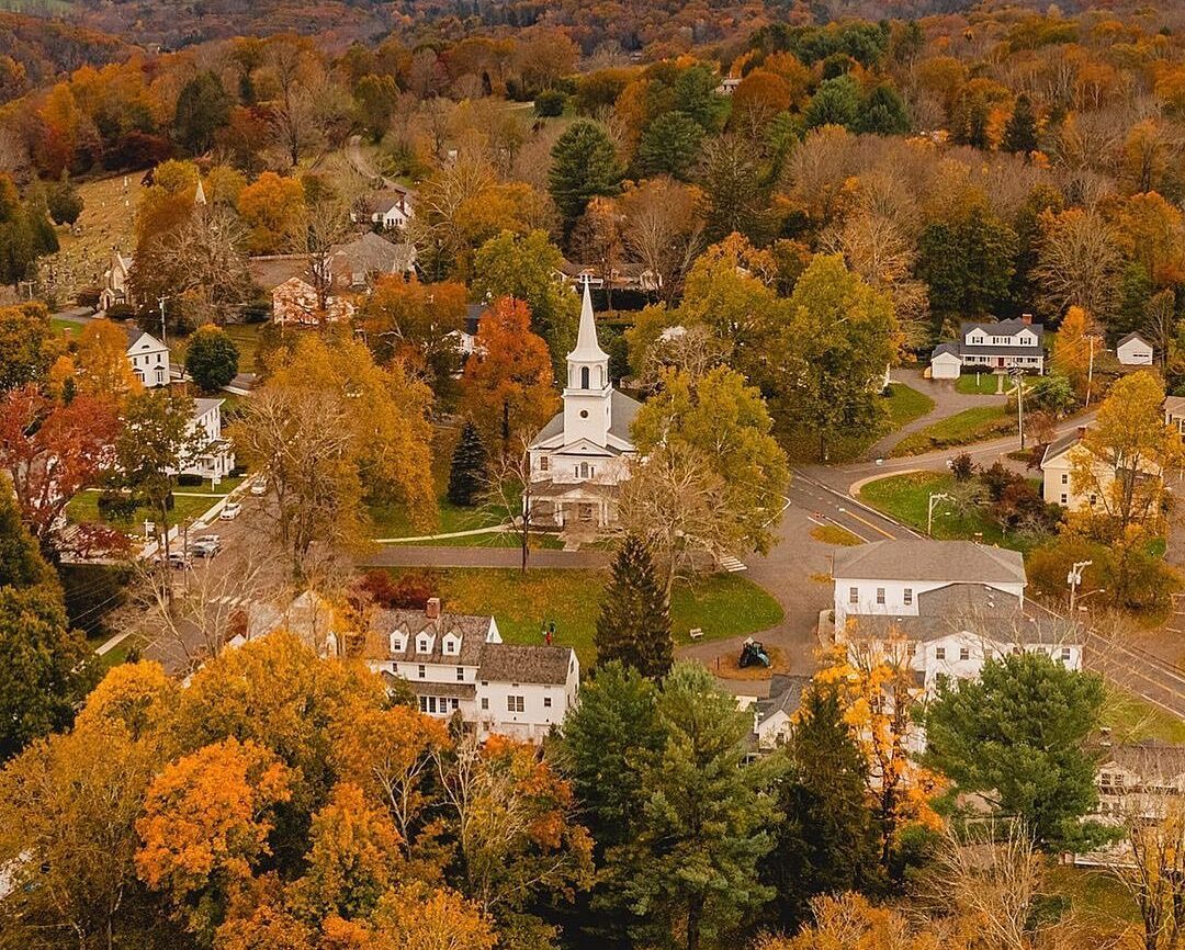 A Day in the Life in Stars Hollow: A Gilmore Girls Guide - Explore Washington CT